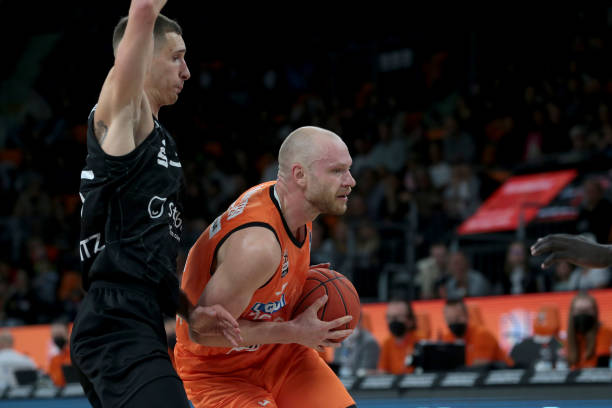 之间始终有 之间始终有